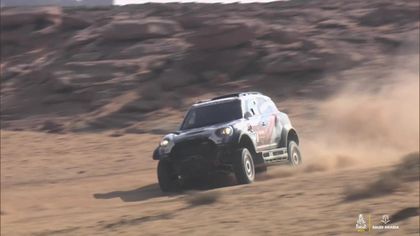 Resumen Rally Dakar (etapa 8): Casi victoria de Sainz y proeza de Loeb