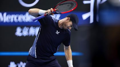 Murray beaten in three sets by De Minaur in Beijing