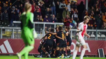 UWCL | Ajax Vrouwen slikken kansloze nederlaag op bezoek bij AS Roma - geen nieuwe stunt