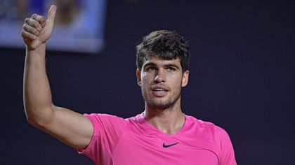 Alcaraz comes from behind to beat Fognini and reach Rio Open quarter-finals