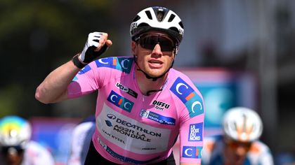 Bennett wins Stage 6 of 4 Jours de Dunkerque to wrap up race win