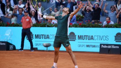 Tenniskometen Alcaraz slo verdensener Djokovic: – Det betyr mye