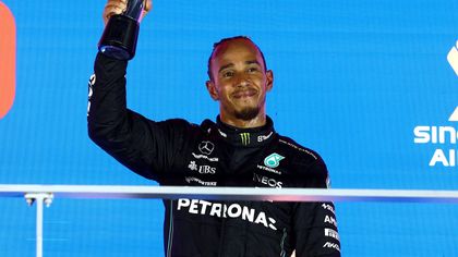 Hamilton monte sur le podium du Championnat, Russell accuse le coup