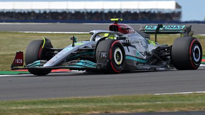 Hamilton dă semne de viață la Silverstone! A fost al 2-lea în prima zi de antrenamente, după Sainz