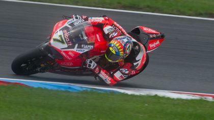 Davies holds off Rea to clinch Race 2 win after ding-dong battle