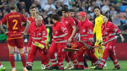 Clipe șocante în Serie A! Udinese - Roma, suspendat, după ce un fotbalist ar fi suferit un infarct