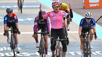 Tavaly egy szökevény csodát tett, idén jöhet a világbajnokok harca a női Paris-Roubaix-n?