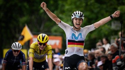 Őrült finálé: lesprintelték a sárga trikóst, a német bajnoké a Tour 2. szakasza