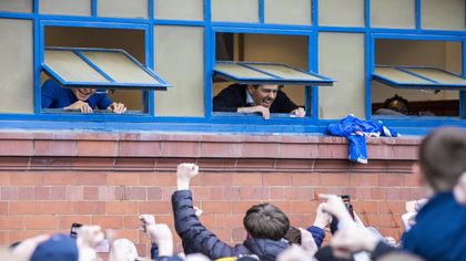 Gerrard jubelt aus dem Fenster: Rangers erstmals seit 2011 Meister