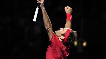 Federer, 10 e lode a Basilea: 6-2, 6-2 in finale a De Minaur. Per Roger titolo 103 in carriera