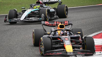Verstappen refuerza su liderato en una 'sprint' marcada por el incidente de Sainz y Alonso