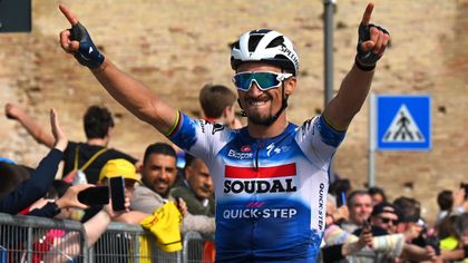 'Julian Alaphilippe is back!' - Watch end to captivating Stage 12