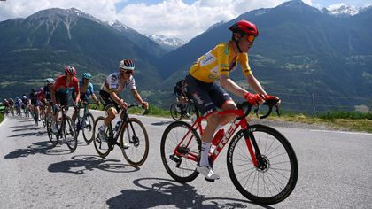 Ronde van Zwitserland | Etappe zes ingekort door aardverschuiving op eerste klim