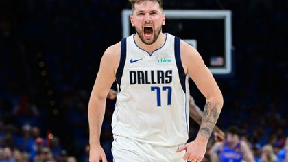 Mavs and Cavs level play-off series with road wins