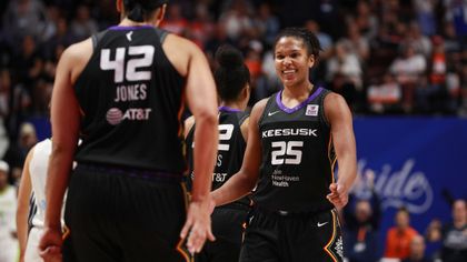 Jones stars as Connecticut Sun beat Wings to seal seventh straight win