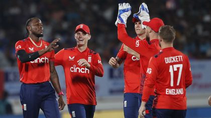 Bowlers play starring role as England snatch third T20 after Chakravarthy five-wicket haul for India