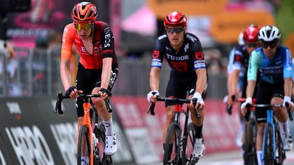 Giro d’Italia | “Een podium lijkt me nu onmogelijk” – Bobbie Traksel zag Thymen Arensman lossen