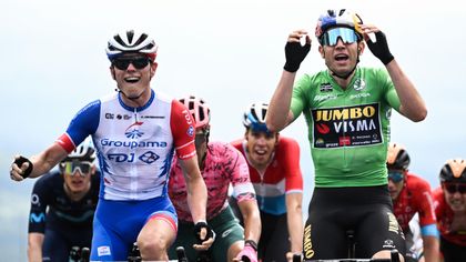 Premature celebration from Van Aert hands Stage 3 victory to Gaudu