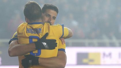Higuain puts Juve on course for Coppa Italia final