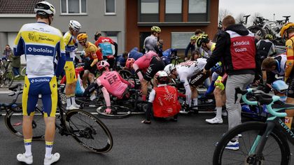 Wielrennen | UCI overweegt extra maatregelen voor veroorzaker massale valpartij Maciejuk