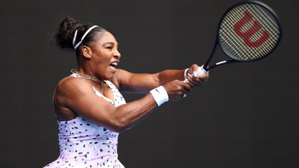 Auftakt der Stars: Mama Serena wieder voll in ihrem Element - Federer souverän
