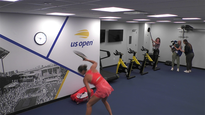 US Open | Aryna Sabalenka sloopt racket na verloren finale tegen Gauff - achter de schermen