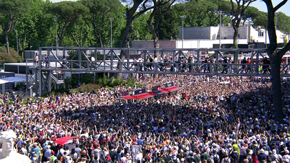 Duży tłum żegnał Rafaela Nadala po meczu z Hurkaczem w ATP Rzym