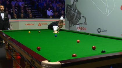 'How about that for a pot!' - Trump sinks incredible red off side cushion