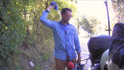 El 'chapuzón' improvisado de Contador en plena etapa para combatir el calor