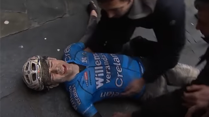 La Strade Bianche provocó los calambres más famosos del ciclismo actual: el dolor del joven Van Aert
