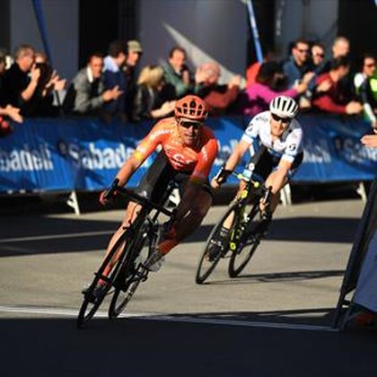 Vuelta Comunidad Valenciana 2019 (3ª etapa): Van Avermaet sorprende a Valverde en un precioso final