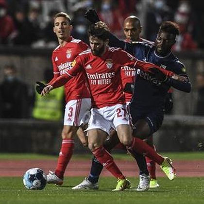 Situație ireală în Portugalia! Belenenses a început meciul cu Benfica în 9 oameni, 2 fiind portari