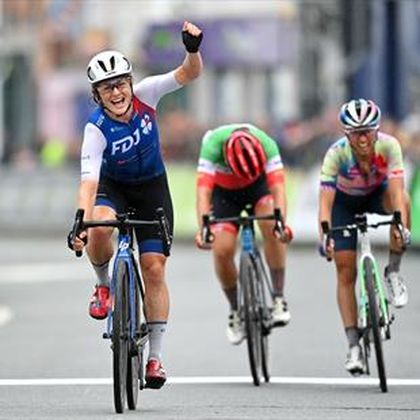 Brown wins Stage 4 in Wales as Wiebes relinquishes race lead at Women's Tour