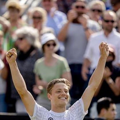 Az ATP-szezon eddigi legnagyobb meglepetését okozta Medvedev legyőzésével a holland fiú