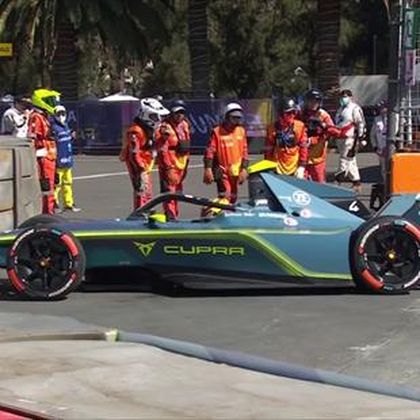 Mexico-Stad | Robin Frijns breekt pols bij crash in eerste ronde van nieuw seizoen Formule E
