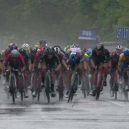 ‘Mayhem ensues!’ - Fabio Jakobsen wins ‘hectic sprint’ at Tour of Hungary
