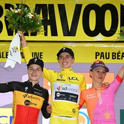 Vollering wins Tour de France Femmes as SD Worx celebrate on final stage