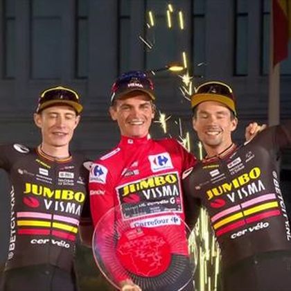Jumbo-Visma z hat-trickiem w wielkich tourach. Finisz Vuelta a Espana dla Australijczyka