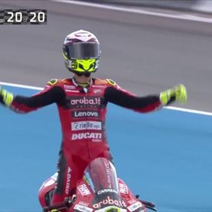 Superbike | Bautista verzekert zich in Jerez van tweede wereldtitel - groot feest volgt