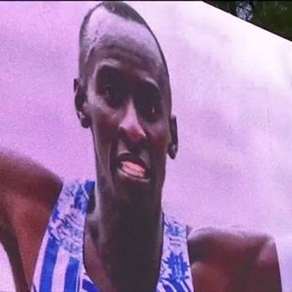 42 segundos de silencio: El conmovedor homenaje a Kelvin Kiptum en la Maratón de Sevilla