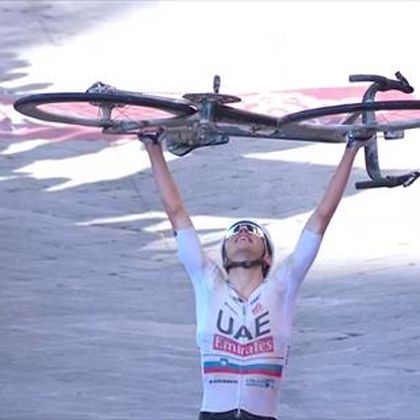 Pogacar, victorie fabuloasă în Strade Bianche! Slovenul a spulberat două recorduri în istoria cursei
