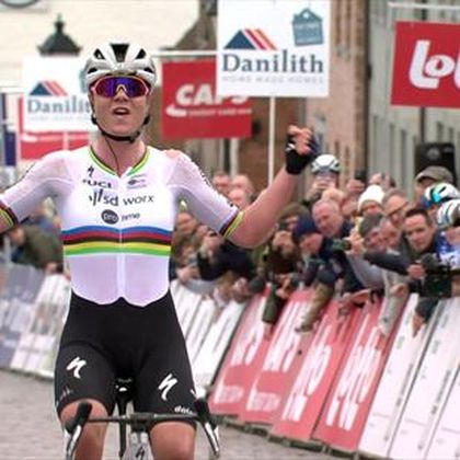 Highlights: Kopecky attacks and soloes to impressive victory at Nokere Koerse