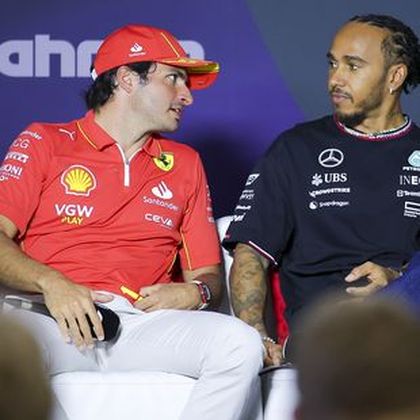 Mercedes feilt an Coup: Tauschen Hamilton und Sainz Cockpits?