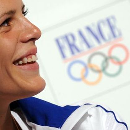 Laure Manaudou première relayeuse française de la flamme olympique