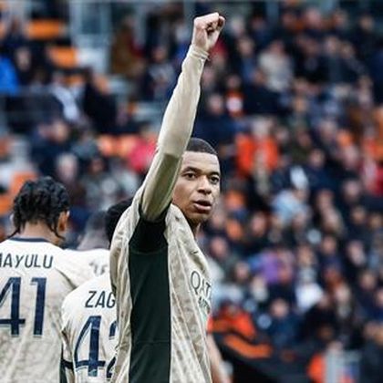 Las dos genialidades de Mbappé para destrozar al Lorient: Gol de espuela y asistencia tras caño