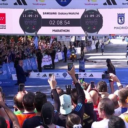 Final Maratón de Madrid: Agónica victoria de Miktu Tafa tras sobrevivir con calambres al desenlace