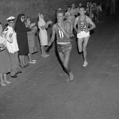 #OlimpiciDeLegendă | Abebe Bikila, "maratonistul desculț", primul african campion olimpic