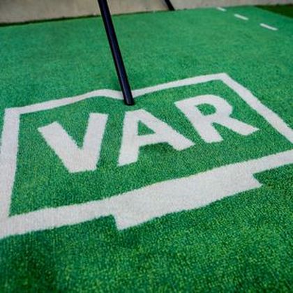Norsk fotball oppretter eget VAR-utvalg – klubbene kan melde inn situasjoner
