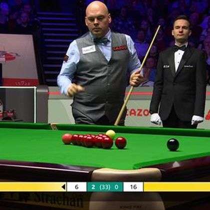 'Fly-gate' strikes again as Bingham squashes insect pre-shot