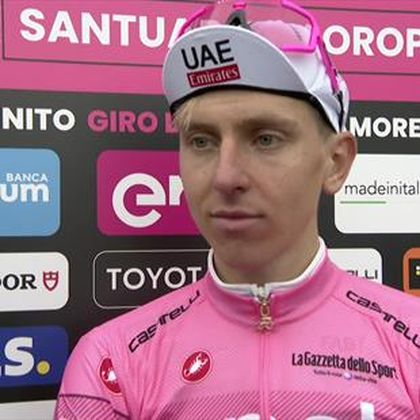 Giro d'Italia | “Pasta smaakt nog véél beter dan deze zege” – Tadej Pogacar lacht na eerste ritwinst